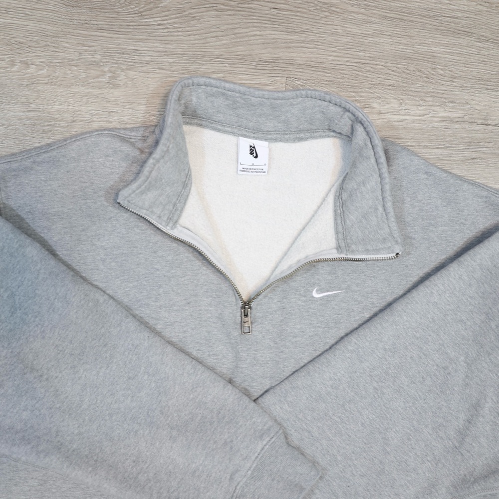 Nike Men's Light Gray Zip-Up Sweater